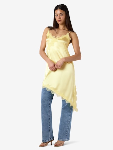 Noisy may - Vestido en amarillo