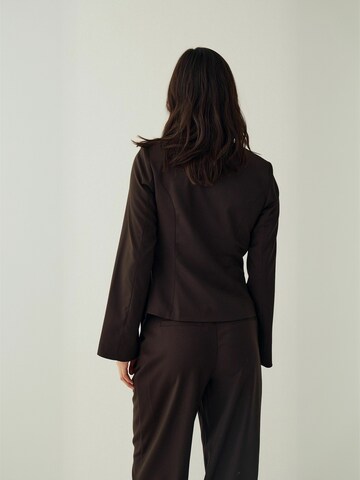 Blazer ' N-Kasaundra ' Noella en marron