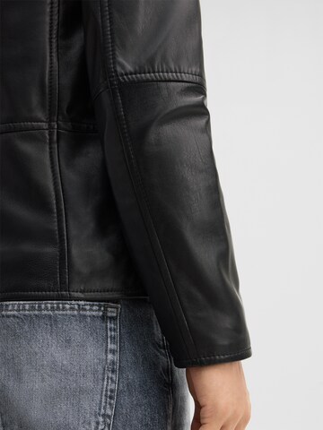 STRELLSON Between-Season Jacket in Black