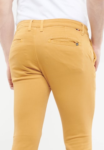 Le Temps Des Cerises Regular Chino Pants in Yellow