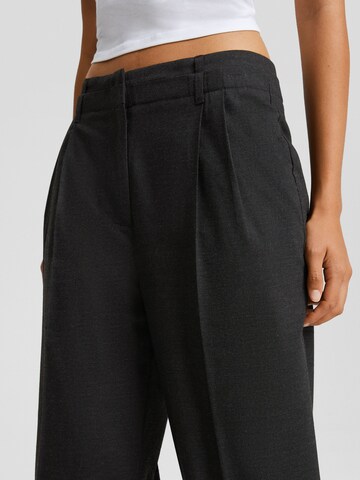 Bershka Wide Leg Hose in Grau