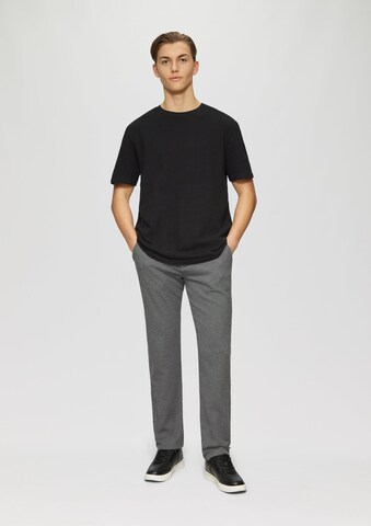 Coupe slim Pantalon QS en gris : devant