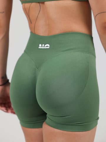 neverover - regular Pantalón deportivo 'Hue Shorts' en verde