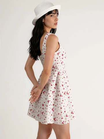 Hiccup Kleid‌ in Weiß