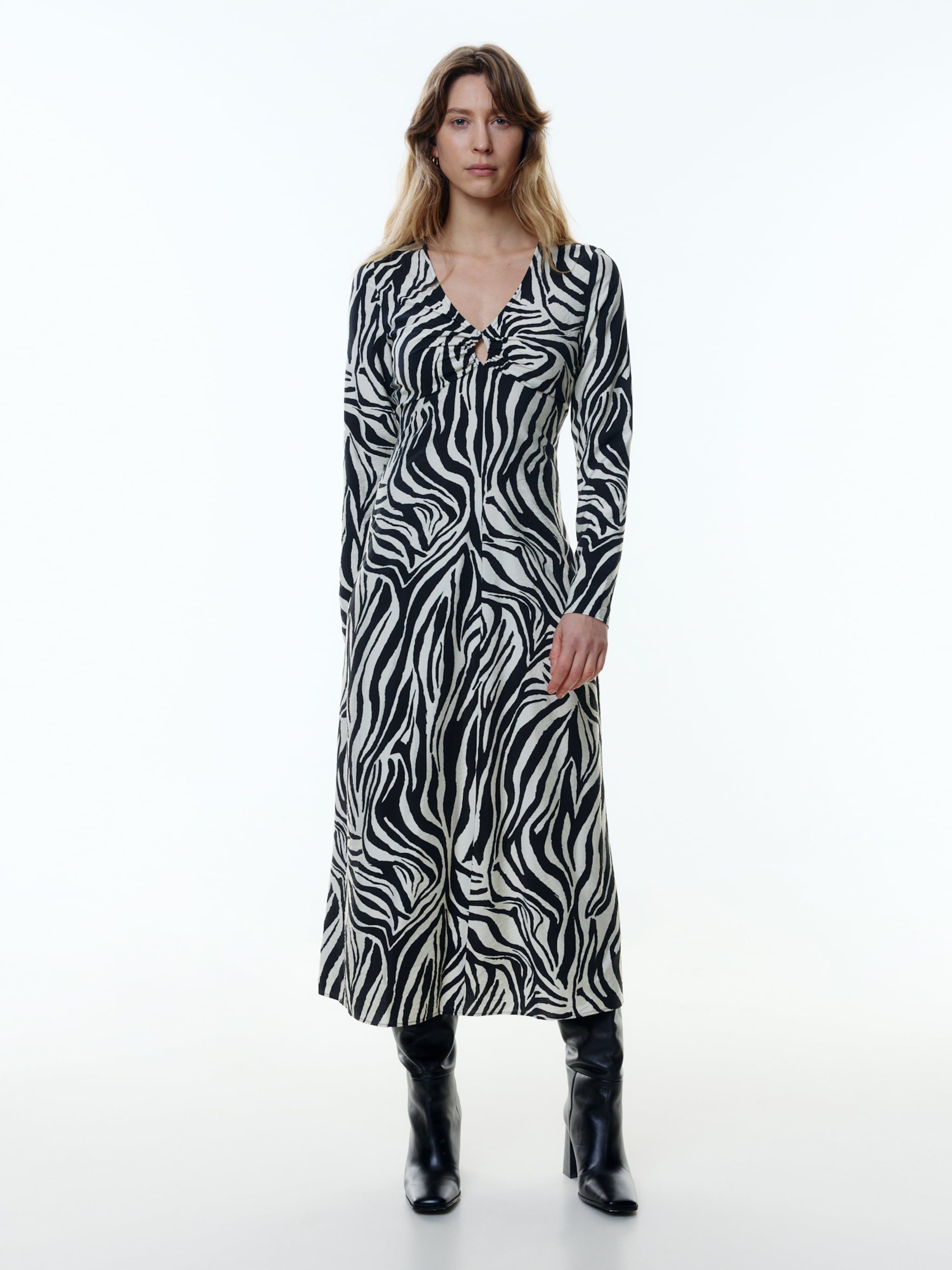 EDITED Producten Jurk 'Vika' Crème