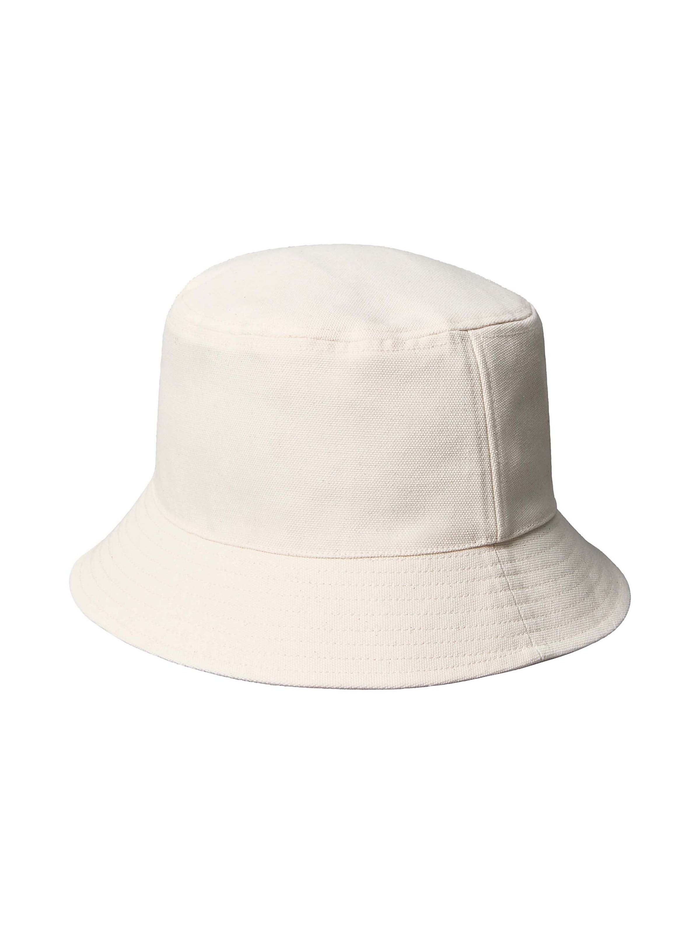 Chapeaux Calvin Klein en beige