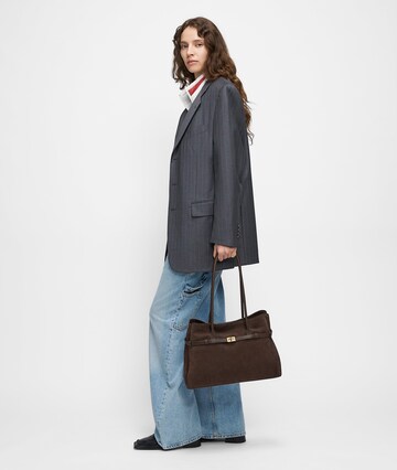 Liebeskind Berlin Schultertasche in Braun: Vorderseite