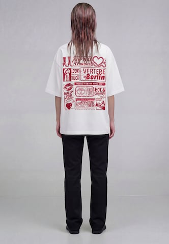 T-Shirt 'Troubles' Vertere Berlin en blanc : derrière