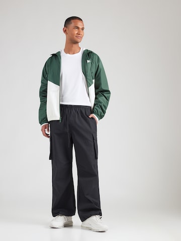 Tricou funcțional de la NIKE pe alb