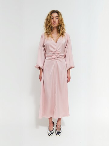 Crās Dress ' Wrenleecras ' in Pink: front