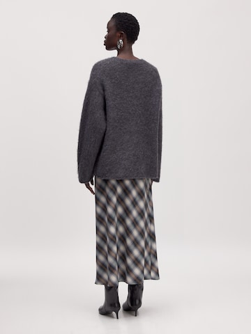 EDITED Sweter 'Harriet' w kolorze szary