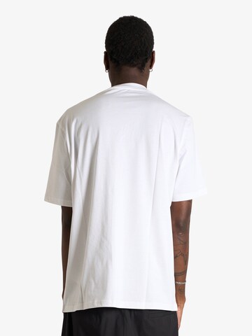 T-Shirt LOW BRAND en blanc