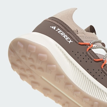 Chaussure basse ADIDAS TERREX en marron