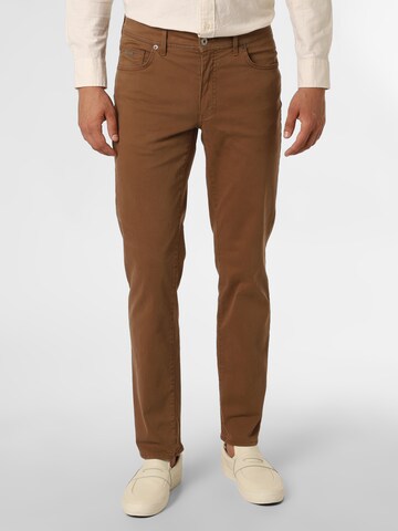 BRAX Regular Broek 'Cadiz' in Bruin: voorkant