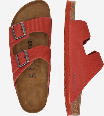 BIRKENSTOCK - Sapato aberto em vermelho