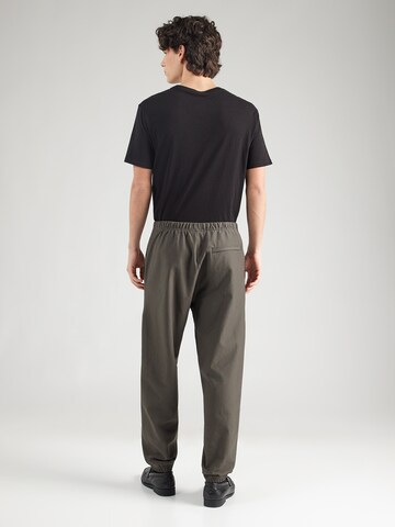 Calvin Klein Jeans Loosefit Nadrág - szürke: hátul