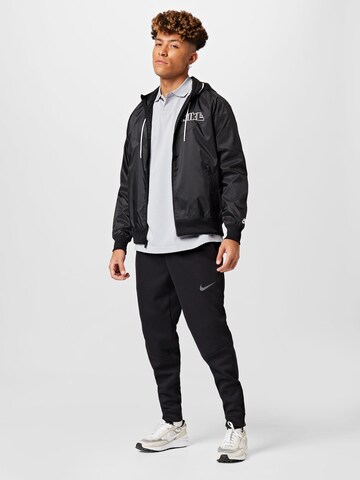 Nike Sportswear Футболка в Серый