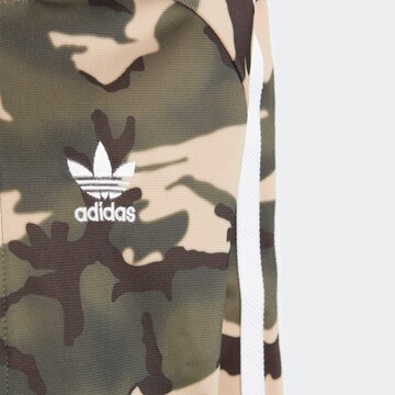 ADIDAS ORIGINALS Sweatsuit 'Camo Sst' in Green