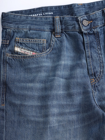 Loosefit Jean '2001 D-MACRO LIGHT & SUPERSOFT' DIESEL en bleu
