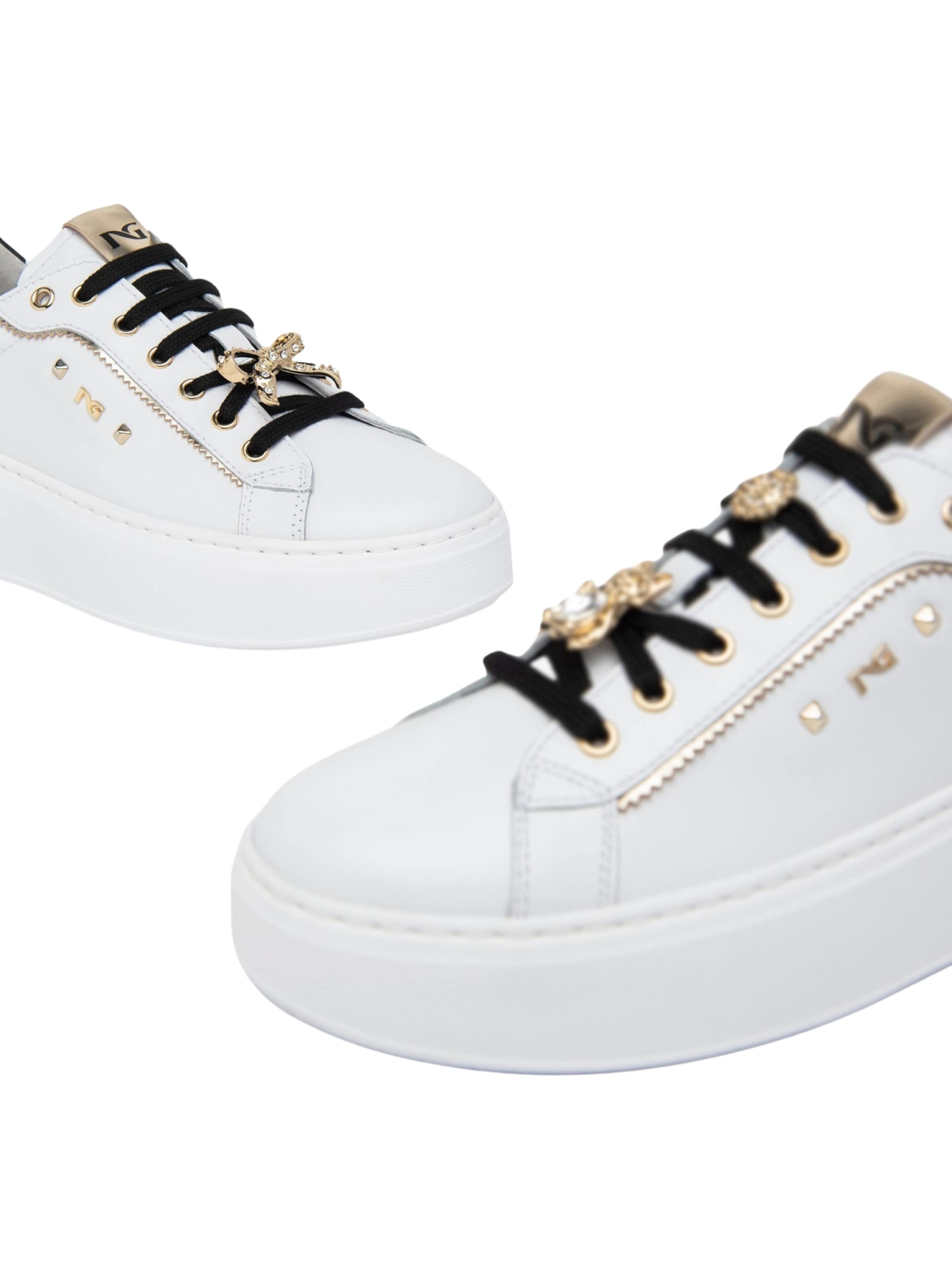 Baskets basses Nero Giardini en blanc