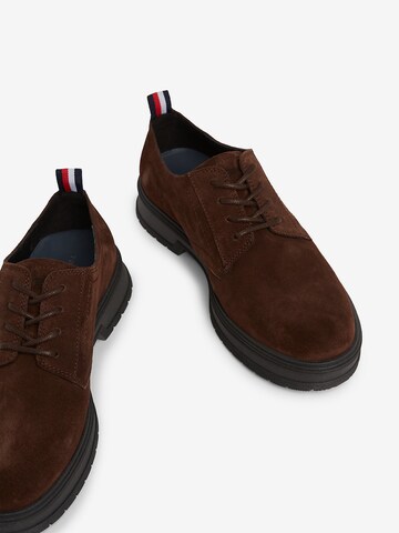 TOMMY HILFIGER Lace-Up Shoes in Brown