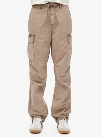 Superdry Loosefit Cargobroek in Beige: voorkant