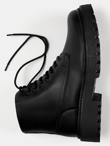 Pull&Bear Boots in Schwarz
