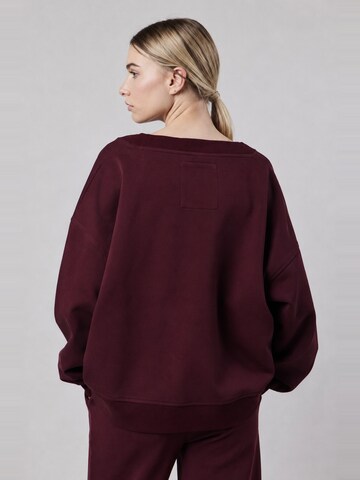Sweat-shirt 'Felpa Scollo a V Loose Fit in Interlock Burgundy' OWN Off With Nature en rouge