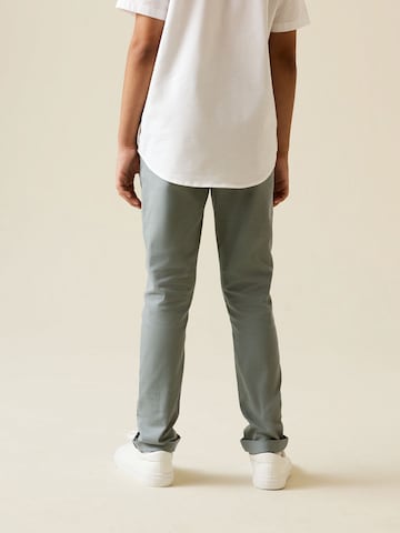 Next Slimfit Hose in Grün