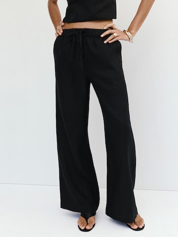 MANGO Wide leg Broek 'SOMA' in Zwart: voorkant
