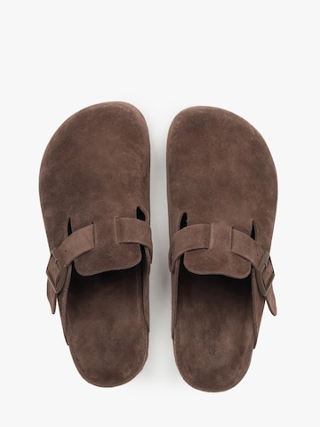 Estro Slippers '209-833' in Brown