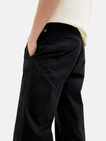TOM TAILOR DENIM Ohlapna forma Chino hlače | črna barva
