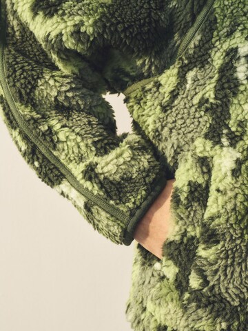 Next Pulover | zelena barva