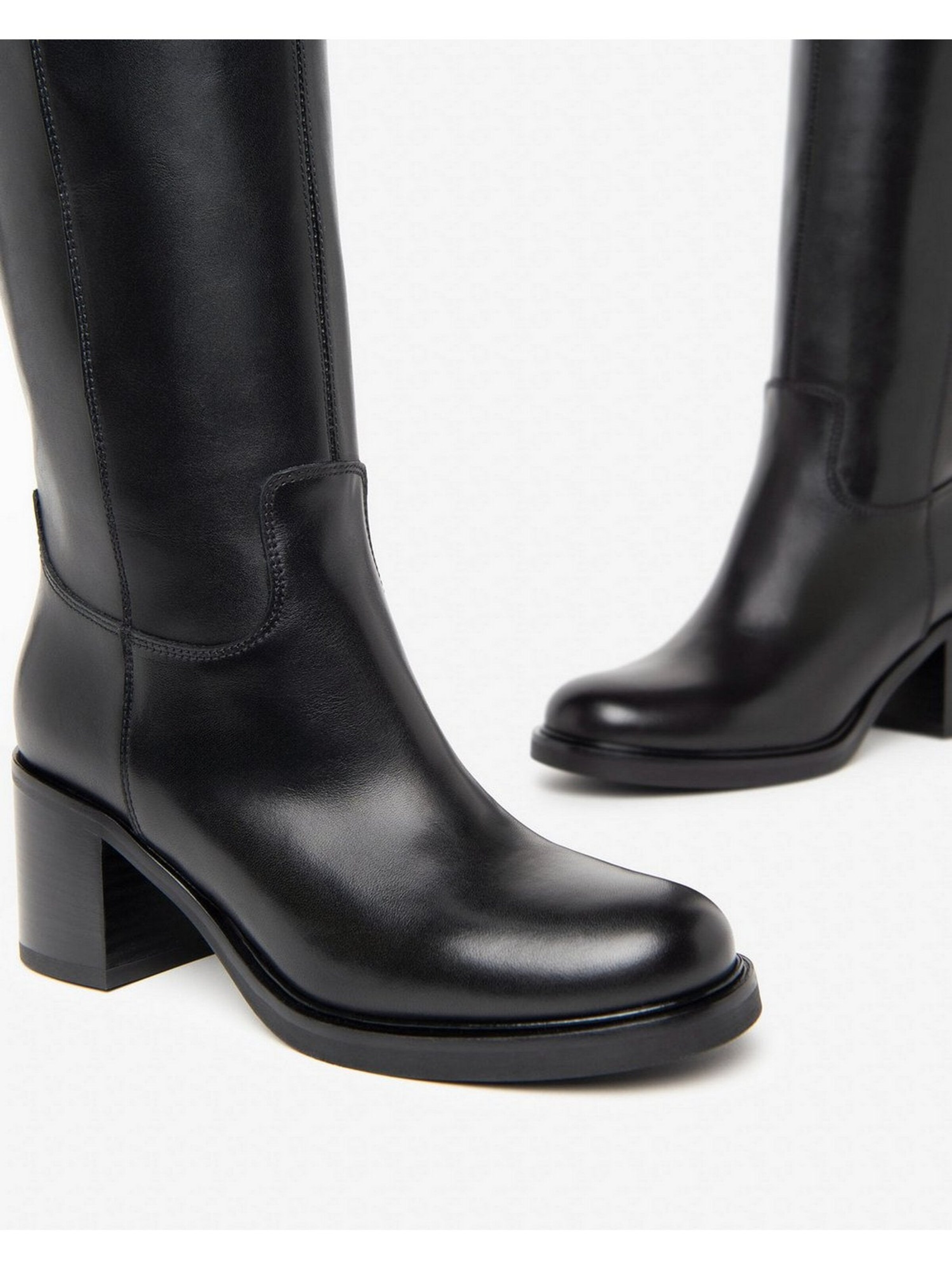 Boots di Nero Giardini in nero