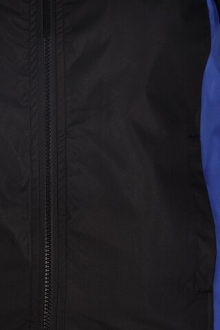 UCY Between-season jacket in Black