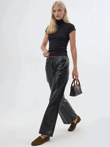 Busem - Regular Calças em preto