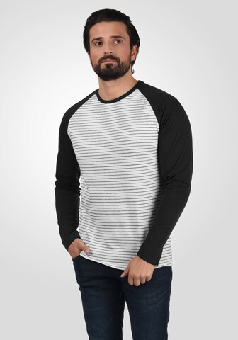 !Solid Langarmshirt 'Stepan' in Schwarz: predná strana