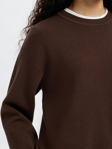 SELECTED Pullover i brun