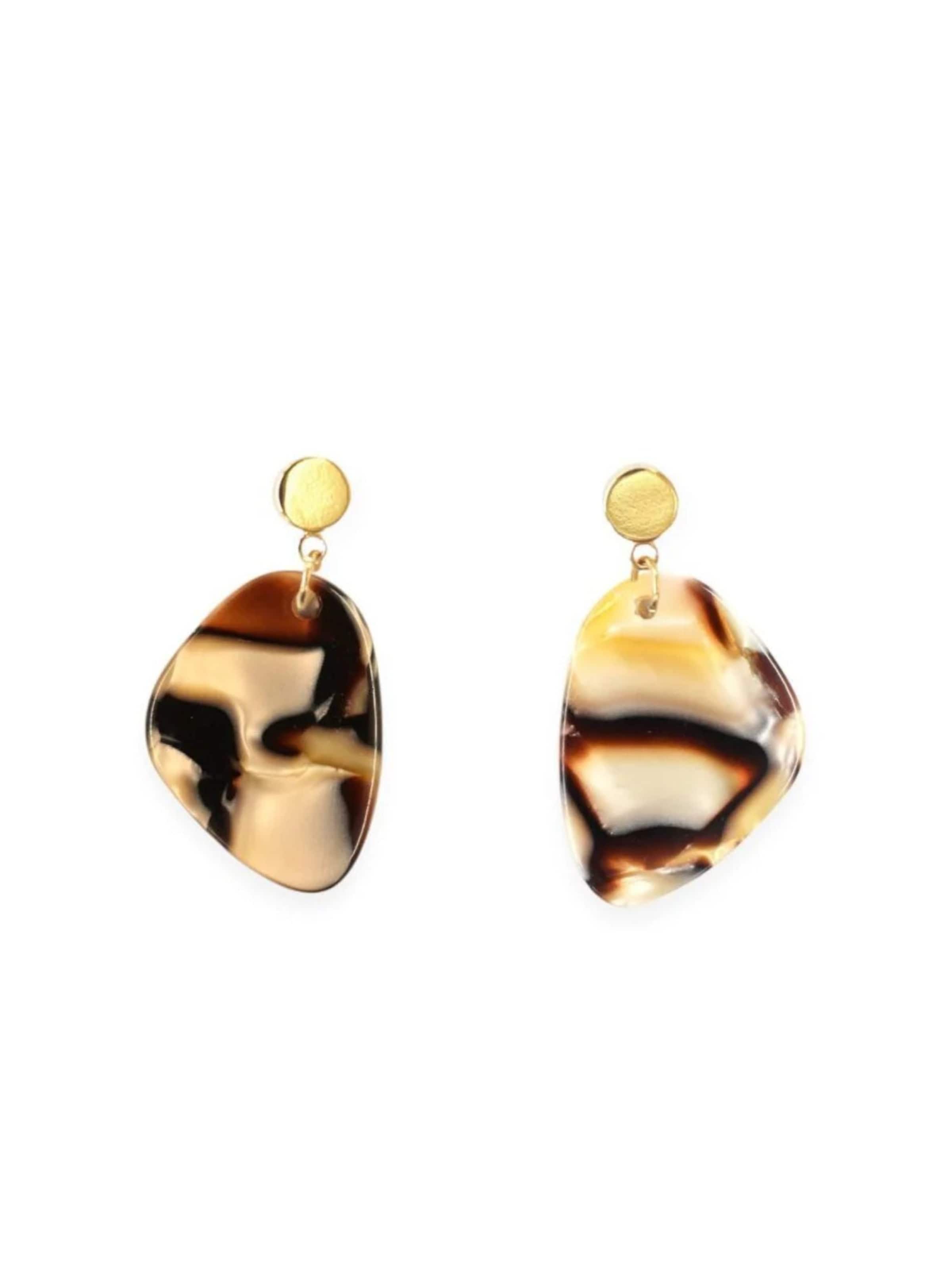 Fräulein Wunder Earrings 'Acetat Amy' in Brown: front