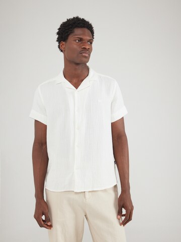 Kronstadt Comfort fit Button Up Shirt 'Avery' in White: front