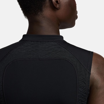 NIKE Sporttop 'Trail' in Schwarz