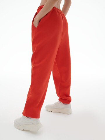 LENI KLUM x ABOUT YOU - Loosefit Pantalón 'Lea' en rojo