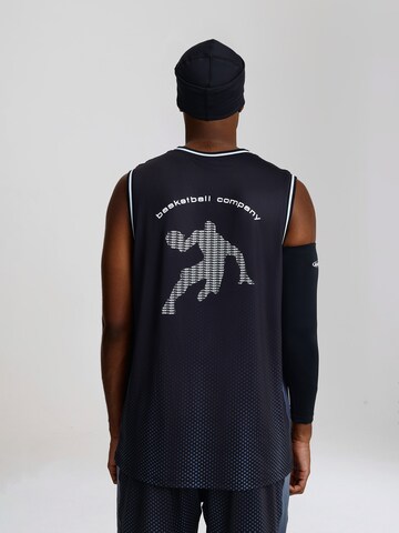 AND1 - Colete em preto: atrás