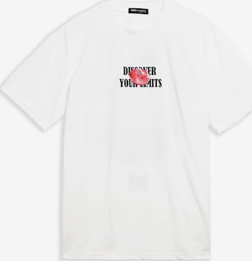 OVER STREET - Camisa 'Camiseta blanca discover your limits oversized tee' em branco: frente