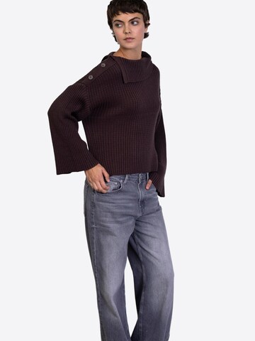 BROKE + SCHÖN Sweater in Brown