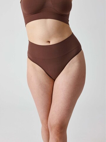SNOCKS Shaping Slip in Brown: front