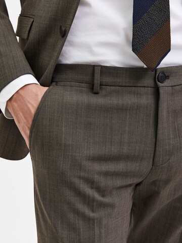 SELECTED HOMME Slimfit Spodnie w kant 'Elon' w kolorze brązowy