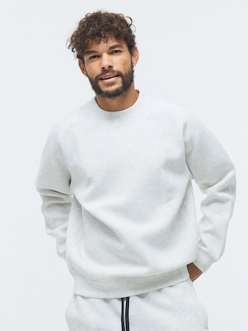 DRILLS Apparel Sweatshirt 'RECREATION Scuba' in White: front