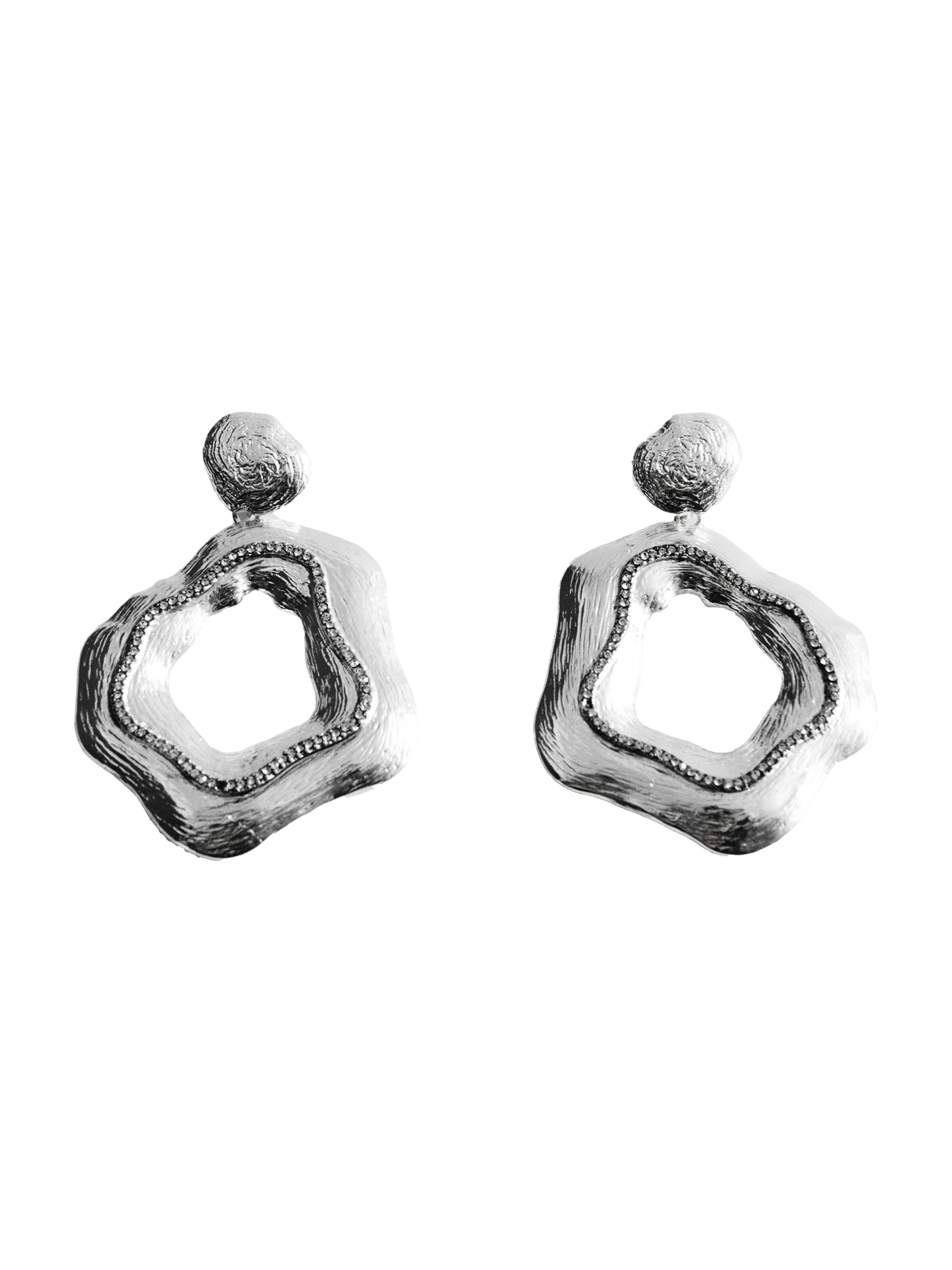 Cercei 'NIZA' de la MANGO pe argintiu: față