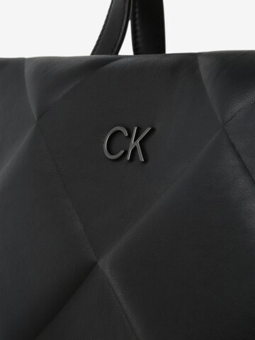 Calvin Klein Shopper in Schwarz